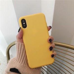 IPHONE 11 YELLOW CASE